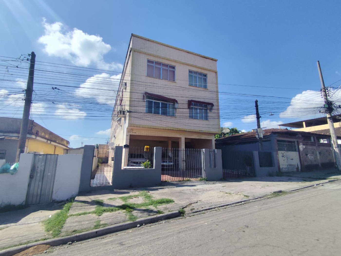 Apartamento à venda com 2 quartos, 70m² - Foto 1