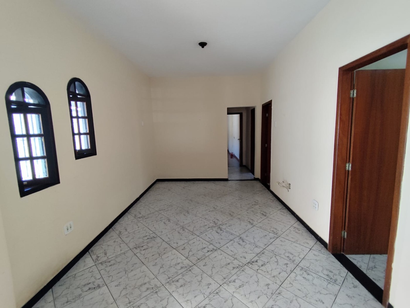 Casa à venda com 3 quartos, 300m² - Foto 8