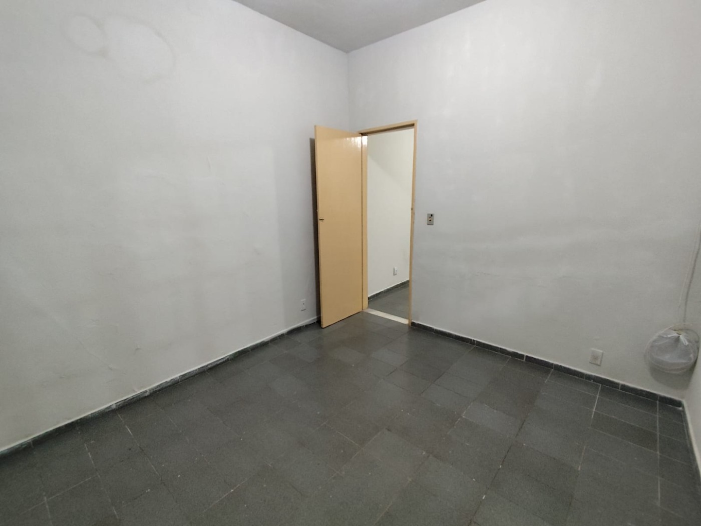 Casa à venda com 1 quarto, 250m² - Foto 16