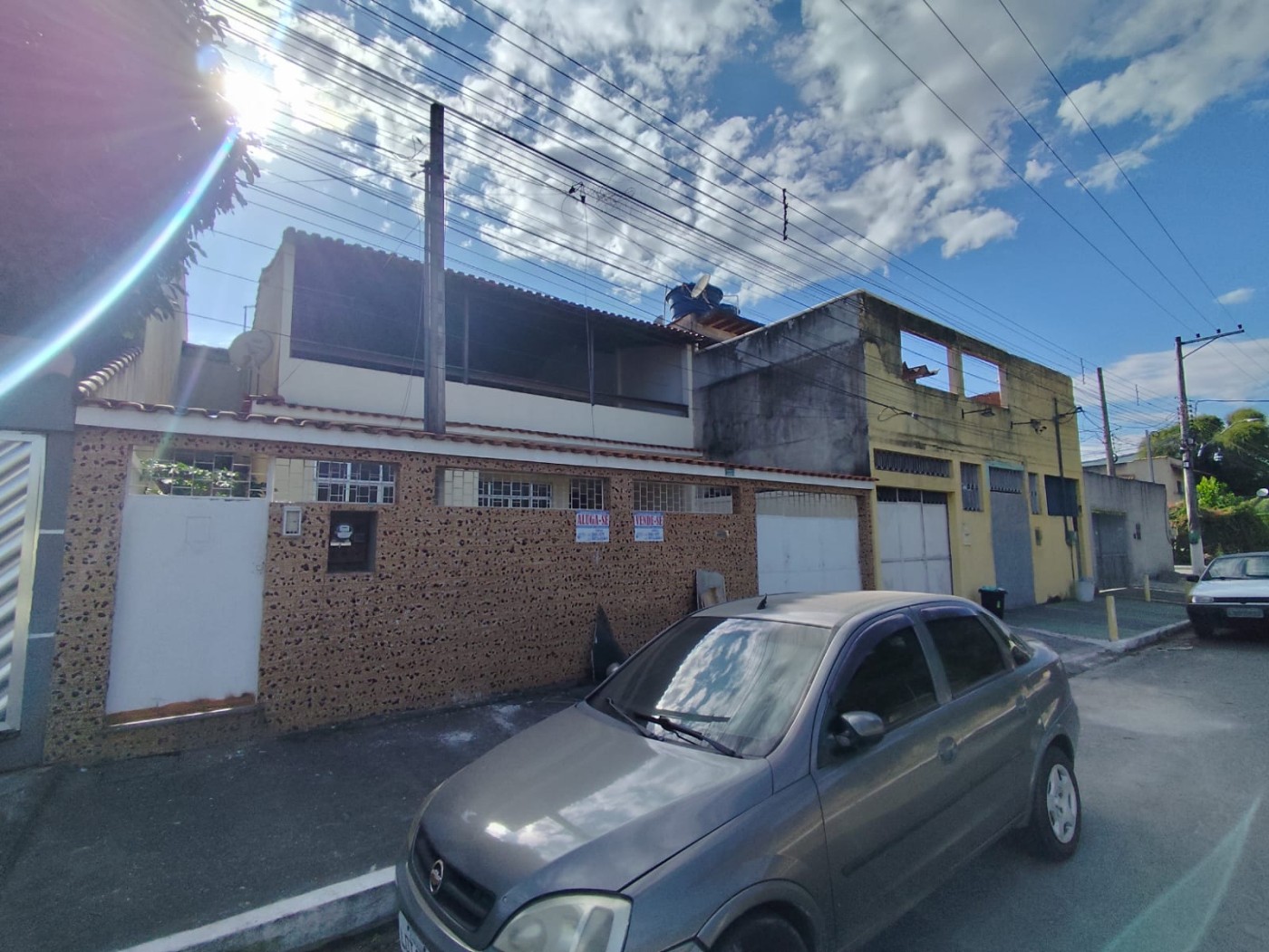Casa à venda com 3 quartos, 220m² - Foto 2