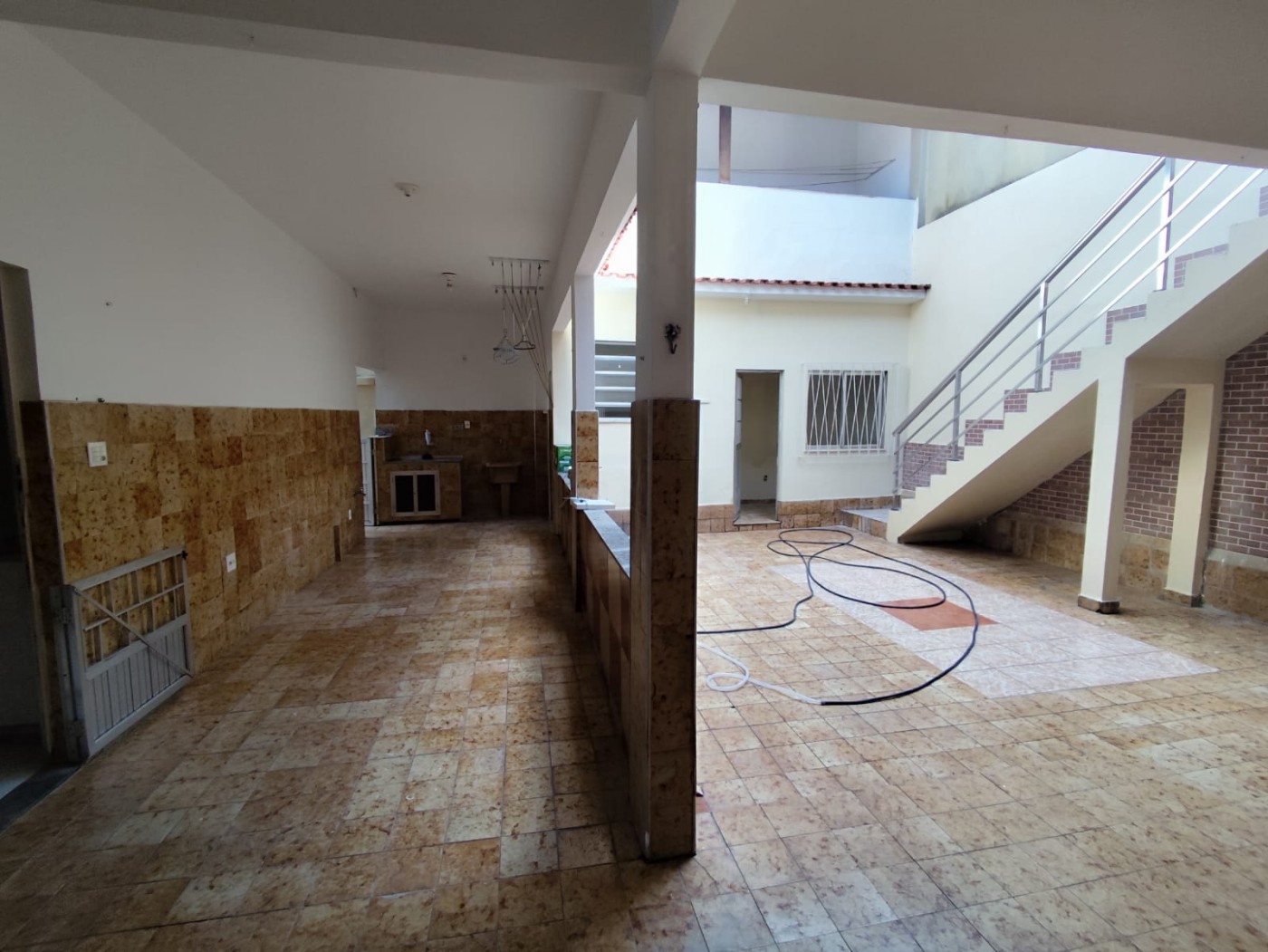 Casa à venda com 3 quartos, 220m² - Foto 30
